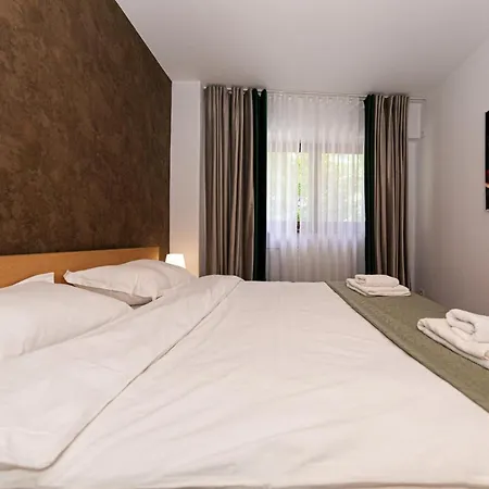 One Bedroom Near Floreasca Park Bucarest Esterno foto
